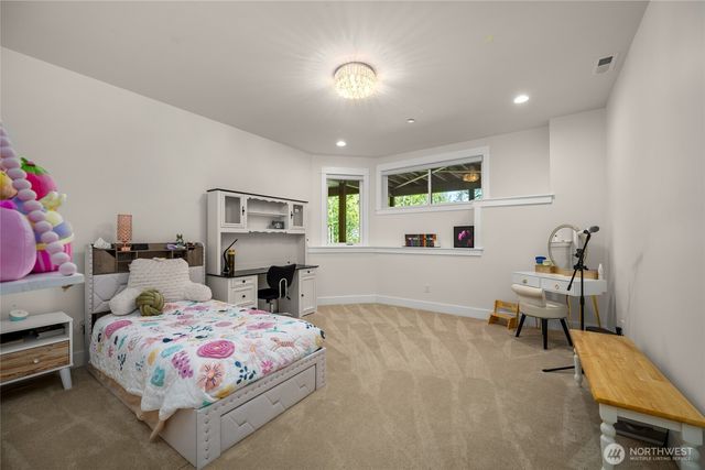 17345 Olympic Pl, Mount Vernon, WA 98274