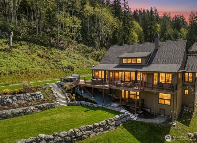 17345 Olympic Pl, Mount Vernon, WA 98274
