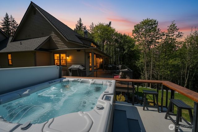17345 Olympic Pl, Mount Vernon, WA 98274