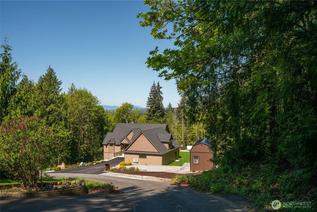 17345 Olympic Pl, Mount Vernon, WA 98274