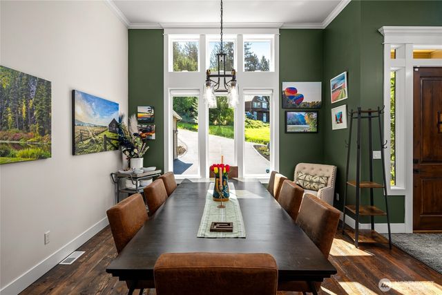 17345 Olympic Pl, Mount Vernon, WA 98274