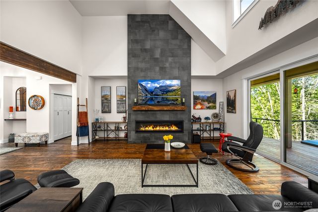 17345 Olympic Pl, Mount Vernon, WA 98274