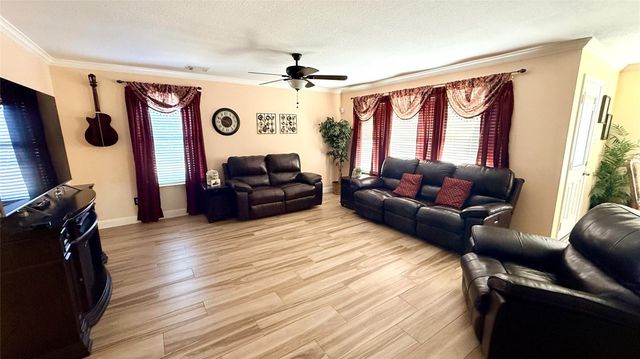 3827 Clobourne Crossing Lane, Friendswood, TX 77546