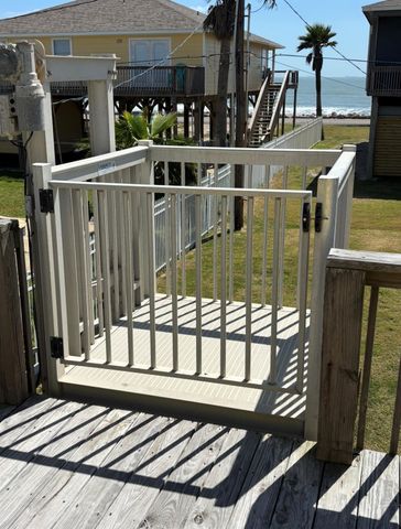 407 Sea Shell Drive, Surfside Beach, TX 77541