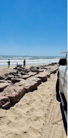 407 Sea Shell Drive, Surfside Beach, TX 77541