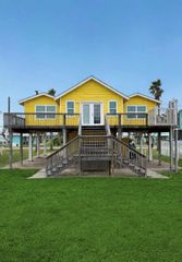 407 Sea Shell Drive, Surfside Beach, TX 77541