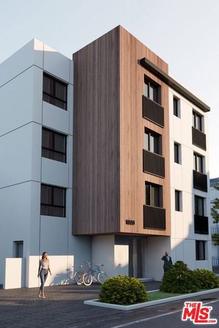 6403 Whitman Avenue, Los Angeles, CA 91406