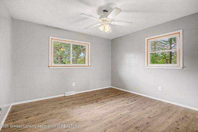 10629 N Royston Road, Grand Ledge, MI 48837