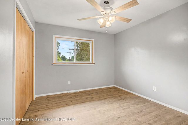 10629 N Royston Road, Grand Ledge, MI 48837