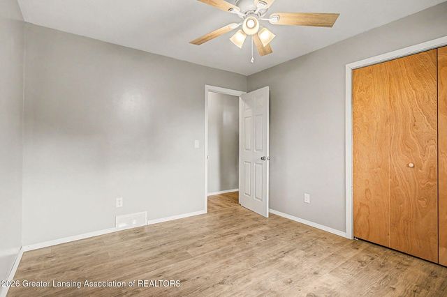 10629 N Royston Road, Grand Ledge, MI 48837