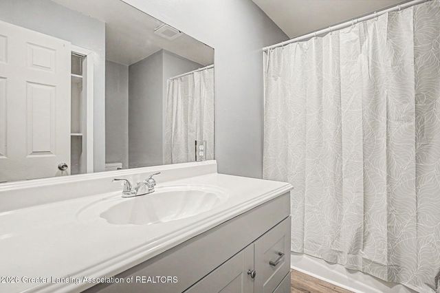 10629 N Royston Road, Grand Ledge, MI 48837