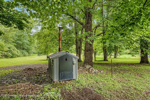 10629 N Royston Road, Grand Ledge, MI 48837