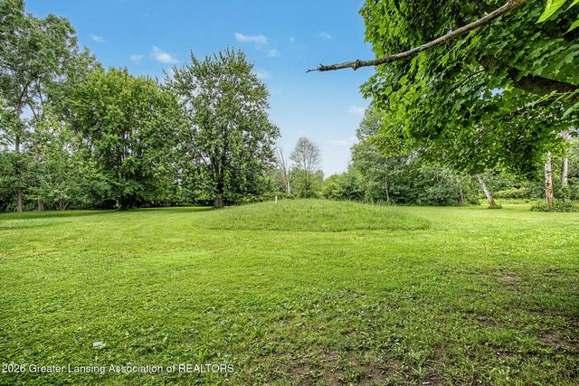 10629 N Royston Road, Grand Ledge, MI 48837