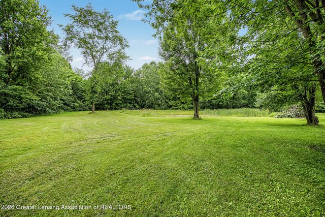 10629 N Royston Road, Grand Ledge, MI 48837
