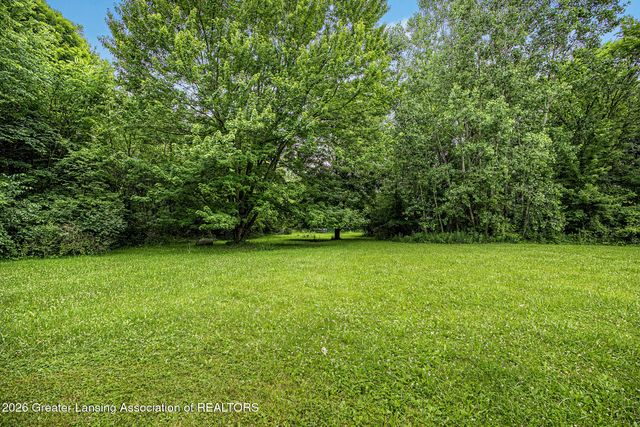 10629 N Royston Road, Grand Ledge, MI 48837