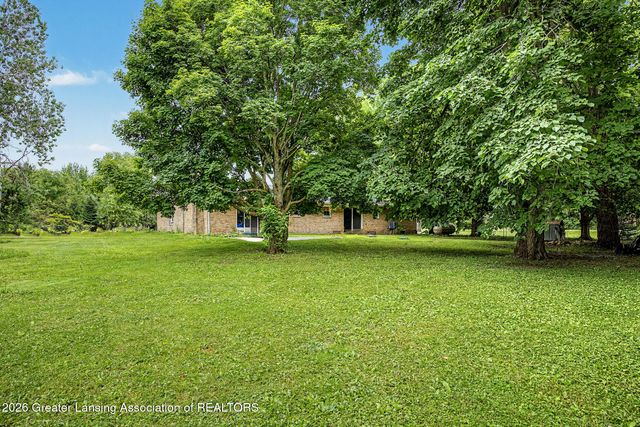 10629 N Royston Road, Grand Ledge, MI 48837
