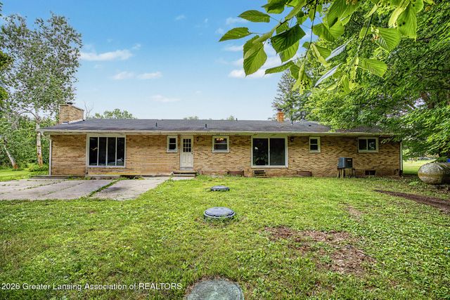 10629 N Royston Road, Grand Ledge, MI 48837
