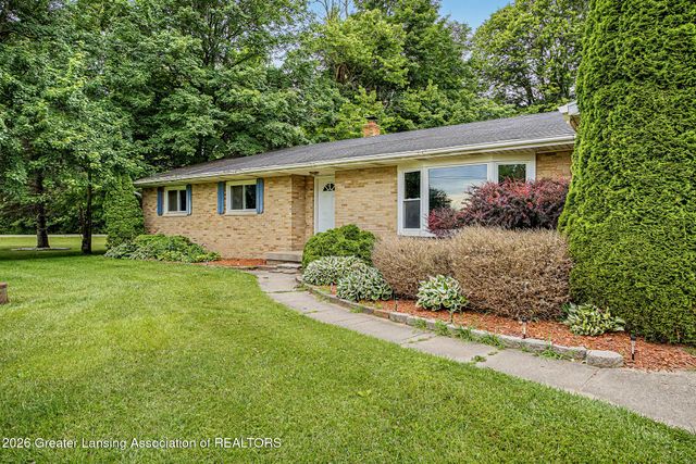 10629 N Royston Road, Grand Ledge, MI 48837