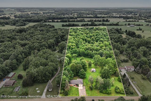 10629 N Royston Road, Grand Ledge, MI 48837
