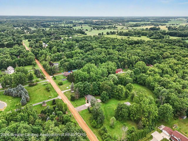10629 N Royston Road, Grand Ledge, MI 48837