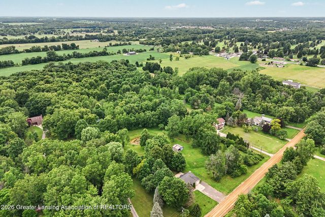 10629 N Royston Road, Grand Ledge, MI 48837