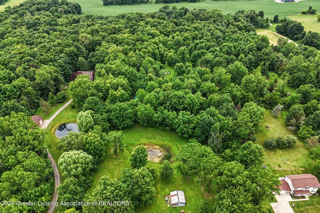 10629 N Royston Road, Grand Ledge, MI 48837
