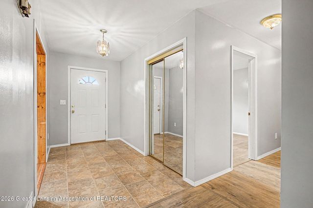10629 N Royston Road, Grand Ledge, MI 48837