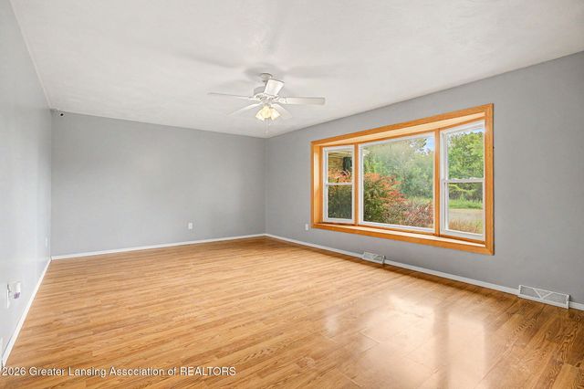 10629 N Royston Road, Grand Ledge, MI 48837