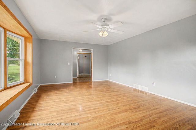 10629 N Royston Road, Grand Ledge, MI 48837