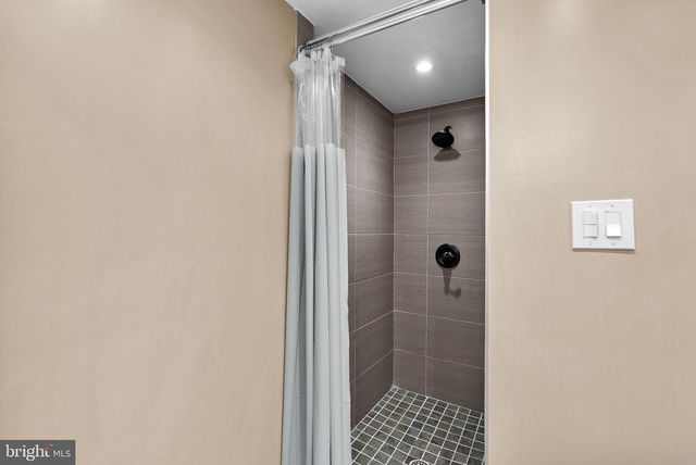 4343 F ST SE, Washington, DC 20019