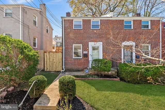 4343 F ST SE, Washington, DC 20019