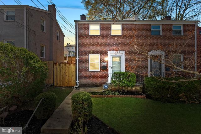 4343 F ST SE, Washington, DC 20019