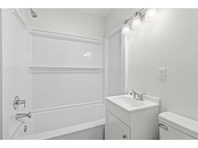 256 28TH Ave, Longview, WA 98632