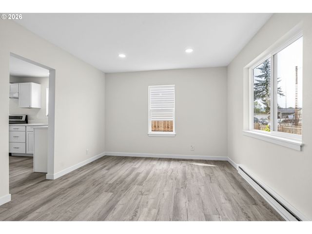 256 28TH Ave, Longview, WA 98632