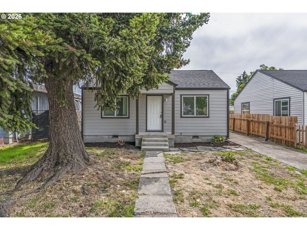 256 28TH Ave, Longview, WA 98632