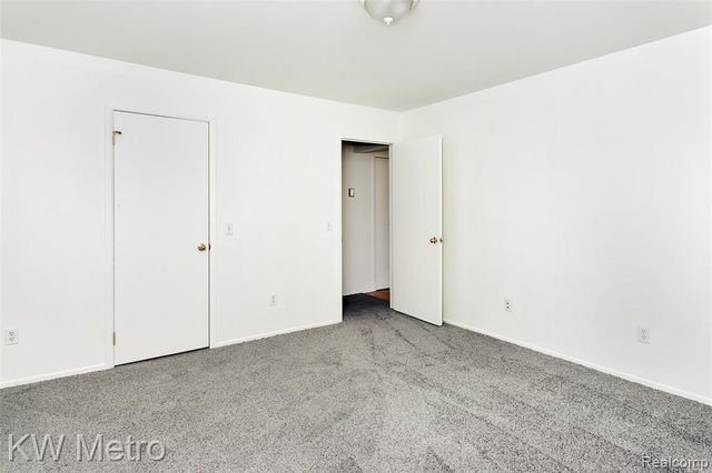 2425 Torquay Avenue 204, Royal Oak, MI 48073