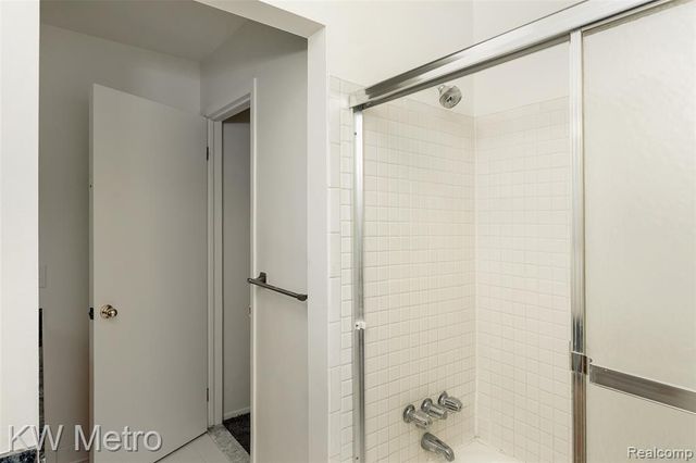 2425 Torquay Avenue 204, Royal Oak, MI 48073