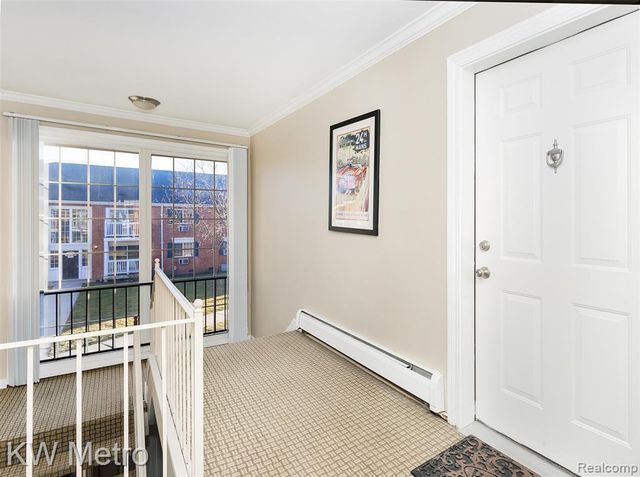 2425 Torquay Avenue 204, Royal Oak, MI 48073