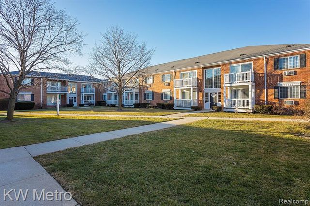 2425 Torquay Avenue 204, Royal Oak, MI 48073