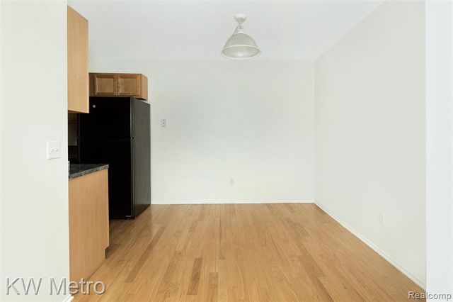 2425 Torquay Avenue 204, Royal Oak, MI 48073