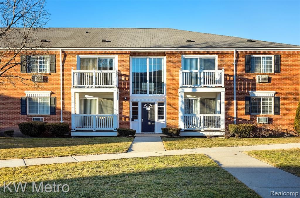 2425 Torquay Avenue 204, Royal Oak, MI 48073