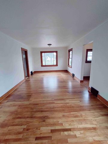 360 W Hume Avenue, Muskegon Heights City, MI 49444