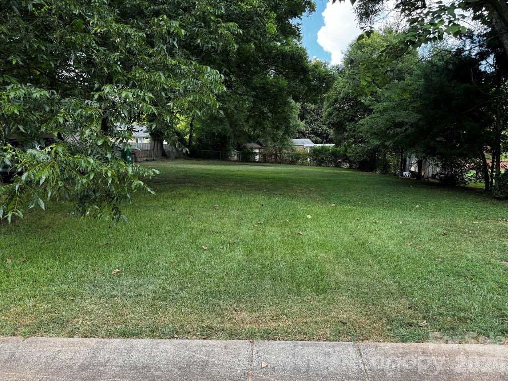 1010 Lomond Avenue, Charlotte, NC 28206