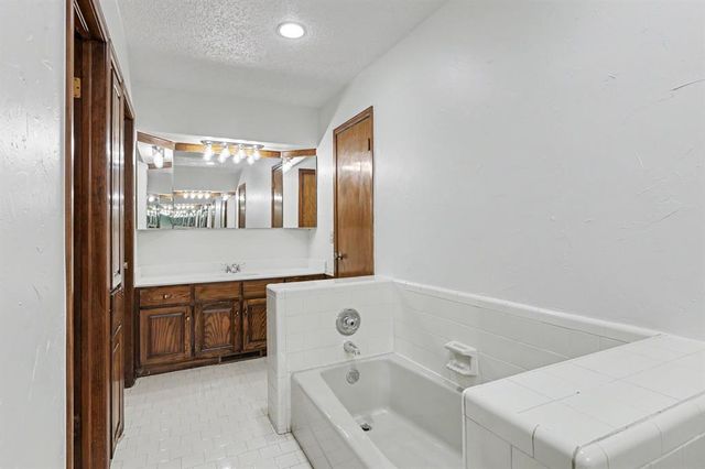 12008 Monarch Pass, Oklahoma City, OK 73162