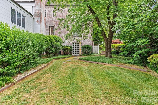 1858 Queens Road W, Charlotte, NC 28207