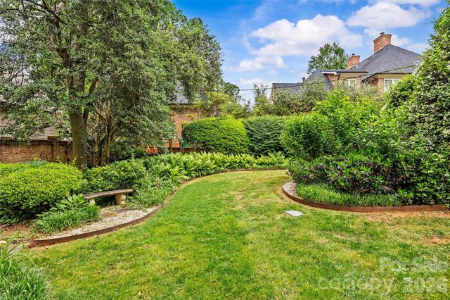1858 Queens Road W, Charlotte, NC 28207