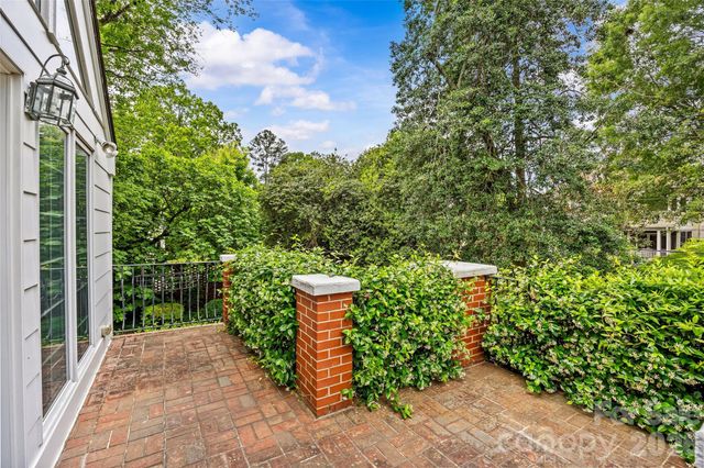 1858 Queens Road W, Charlotte, NC 28207