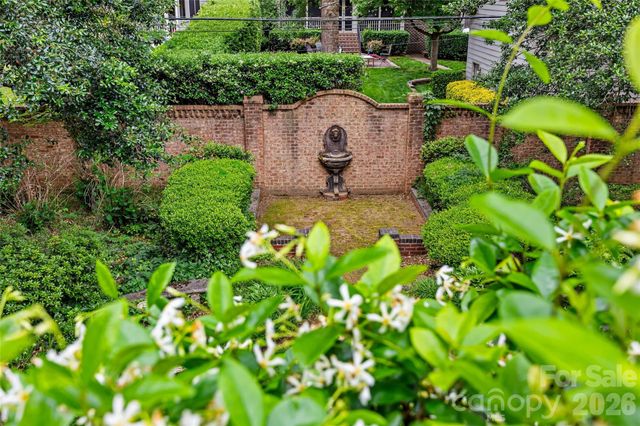 1858 Queens Road W, Charlotte, NC 28207