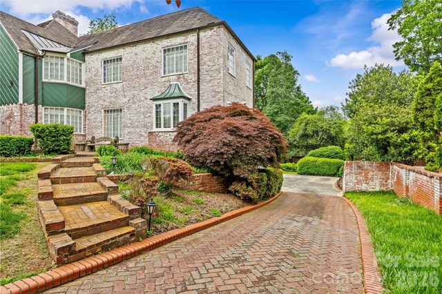 1858 Queens Road W, Charlotte, NC 28207