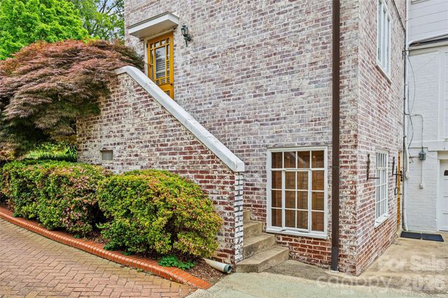 1858 Queens Road W, Charlotte, NC 28207